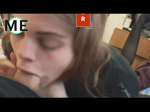 ❤️ Хуй в горле, рваные колготки и рваные пятки приятно познакомиться ❤️ Красивое порно на нашем сайте ️